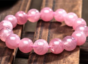 佩戴物件，助增桃花運：正負能量的影響與選擇